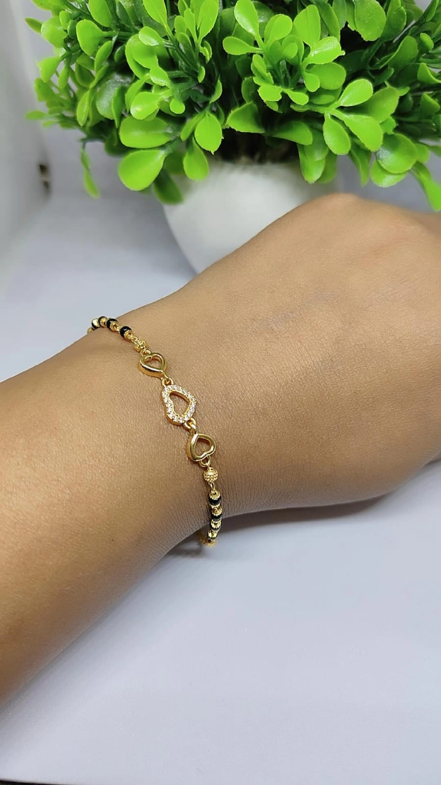 Elegant Heart Design Hand Mangalsutra