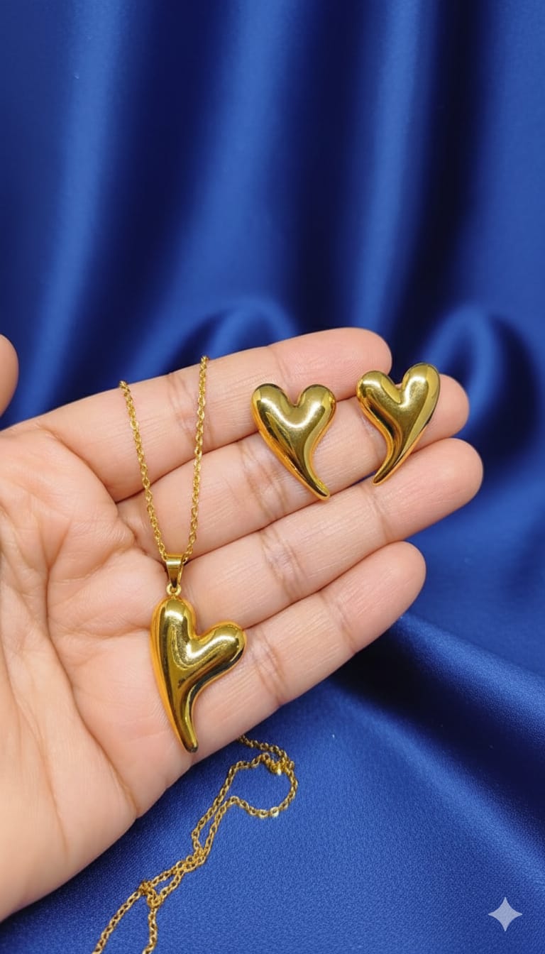 Elegant Golden Heart Pendant Set 💛