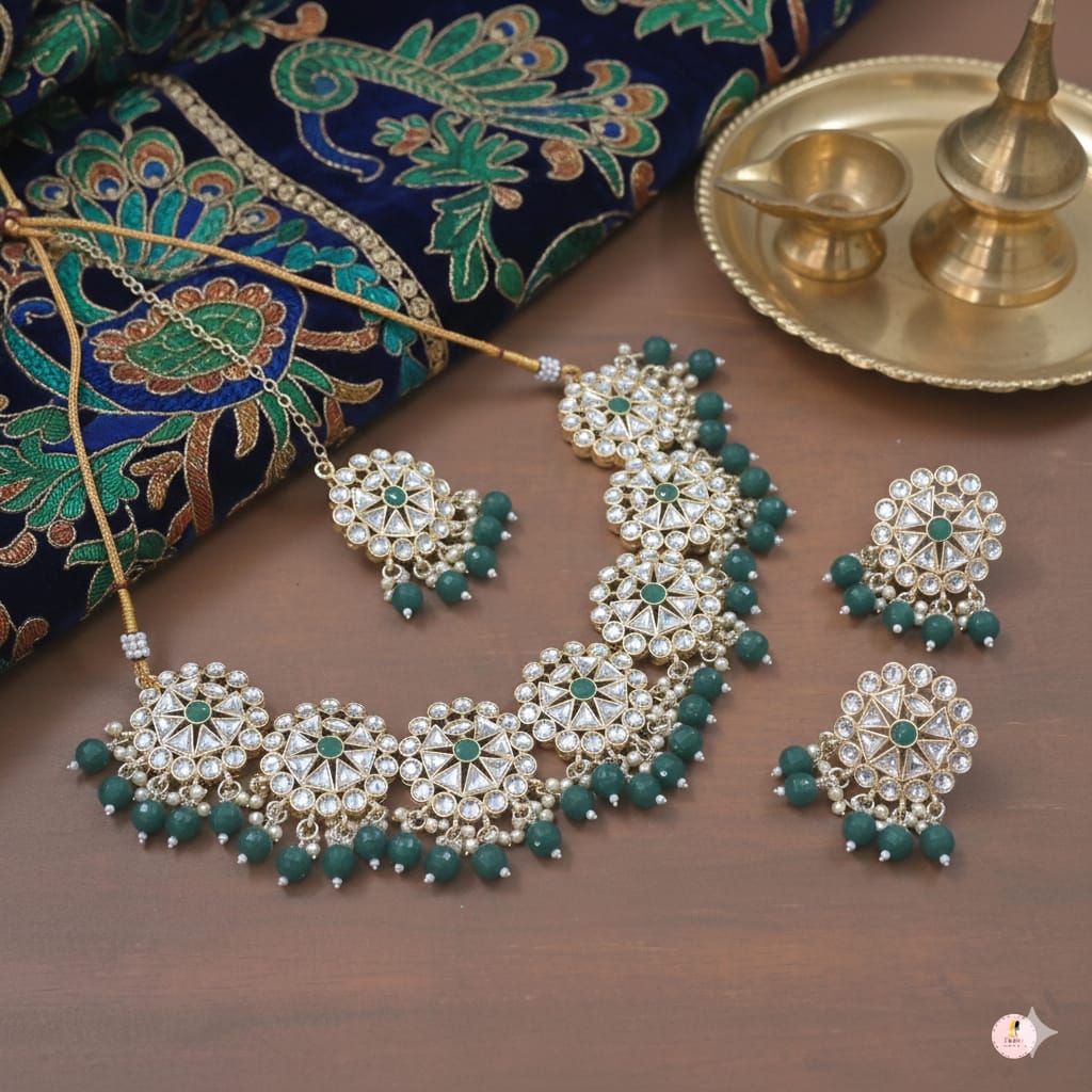 Royal Emerald Kundan Necklace