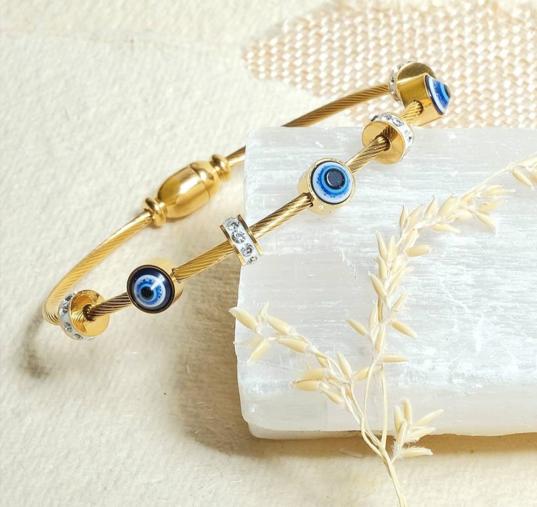 Evil Eye Gold Cable Single Bracelet