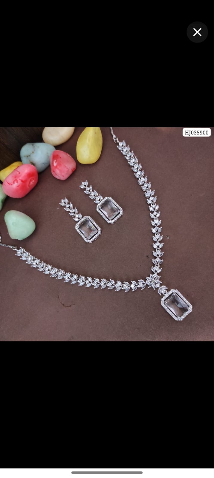 Elegant Crystal Leaf Pendant Necklace Set
