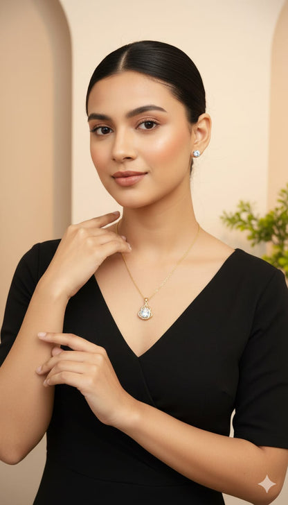 Elegant Solitaire Pendant Set