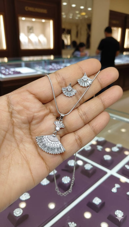 Sparkling Fan-Design Diamond Pendant Set