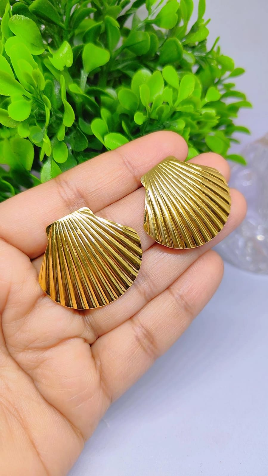 Golden Shell Stud Earrings