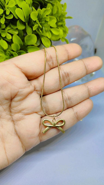 Elegant Bow Charm Pendant Chain