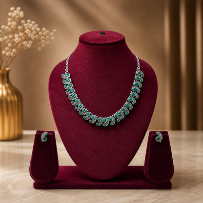 Midnight Paisley Elegance Necklace Set