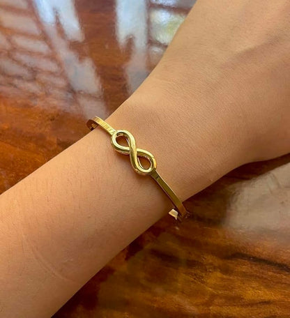 Infinity Glow Baby Bracelet ✨