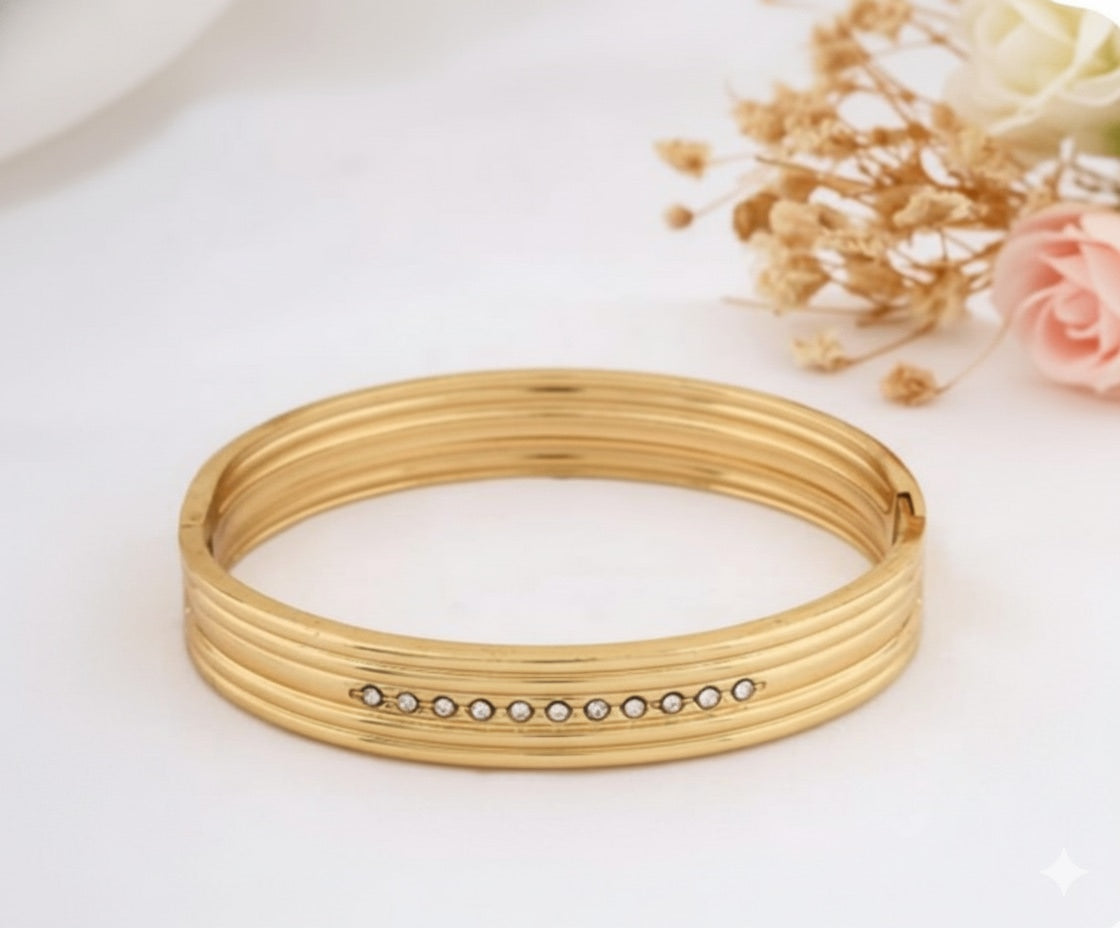 Golden Crystal Line Bracelet