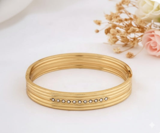 Golden Crystal Line Bracelet