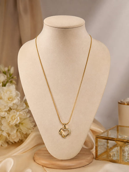 Elegant Heart Crystal Pendant Necklace – Gold Finish | Stainless Steel
